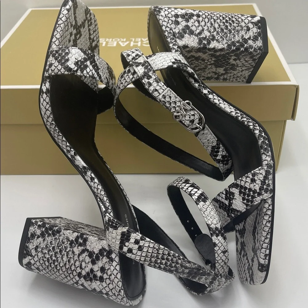 Michael Kors MERRIAM BLOCK HEEL
LEATHER
40S5MMHS1E Aluminum High Heels Snakeskin - Picture 11 of 16